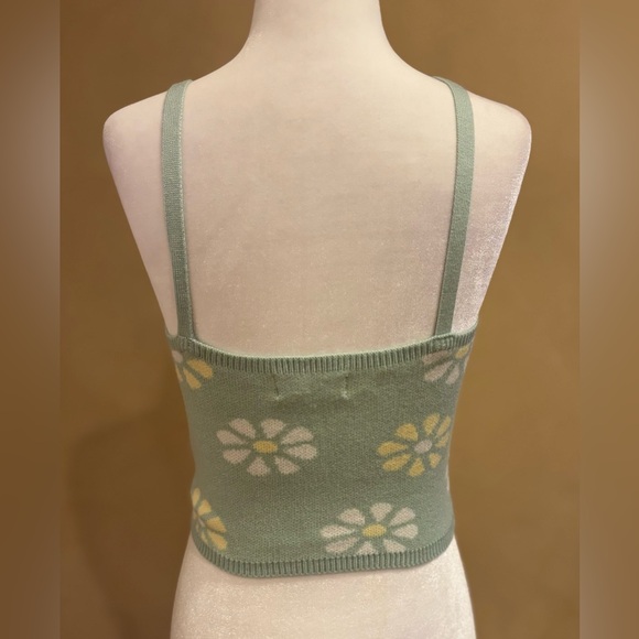 Altar'd State with white and yellow daisy patterns Green Floral Knit Crop Top XS - Picture 3 of 7